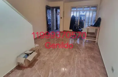 Casa com 2 quartos sendo 1 suite, 2 vagas ,  armários planejados , fácil acesso ao metro, fl55