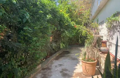 Casa totalmente terra excelente localização 3 d 2 vagas