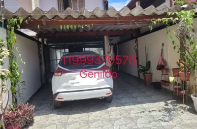 Sobrado com 3 quartos 1 suite, 3 vagas, 4 banheiros, próximo do metro, armários planejados , fl55
