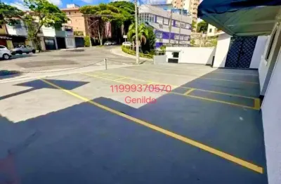 Sobrado comercial reformado com 10 vagas de garagem,  5 salas, quintal , cozinha , 5 banheiros fl55