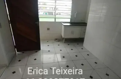 Casa 1 quarto, sala, e 1 vaga no jd esmeralda  fl35