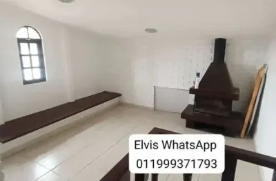 Casa em condomínio fechado com 3 quartos para alugar na Rua Abílio Brenha da Fontoura, Vila Universitária, São Paulo