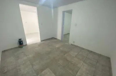 Casa com 2 quartos para alugar na Rua Coronel Camisão, 205, Vila Gomes, São Paulo