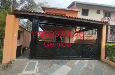 Casa com 4 quartos 2 suites, quintal , 2 vagas , edícula, sala de jantar, lareira,aceita pet, fl55