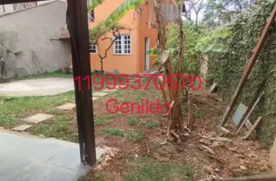 Casa com 4 quartos 2 suites, quintal , 2 vagas , edícula, sala de jantar, lareira,aceita pet, fl55