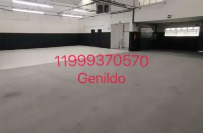 Galpão com 400m2 300 de área fabril , plataforma e rampa ,4 salas, 2 suites,3 vagas, trifásico fl55