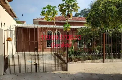 Casa terreá com 3 quartos, 2 suites, escritório 40m2, 4 vagas, armários planejados, quintal,  fl55