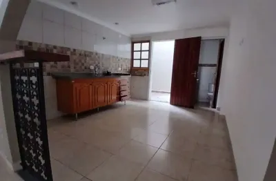Casa em condomínio fechado com 2 quartos para alugar na Avenida General Mac Arthur, 914, Vila Lageado, São Paulo