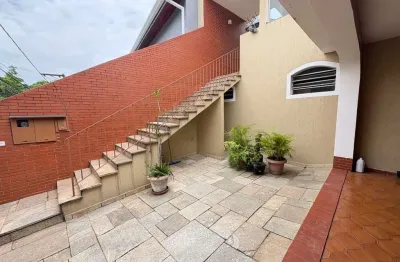 Casa para alugar com 3 quartos, quintal e edícula - jd são jorge. fl56