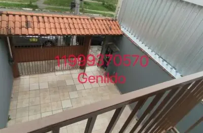 Sobrado com 3 quarto sendo 1 suite com sacada, 2 vagas, quintal, fácil acesso ao metro, fl55