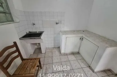 Casa assobradada com ótima localizaçao, perto do metro Vila Sônia, linha 4 amarela.