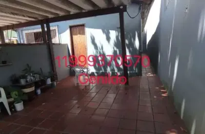 Casa térrea com 2 quartos, sala , cozinha , 1 vaga  de garagem, facil acesso ao metro, fl55