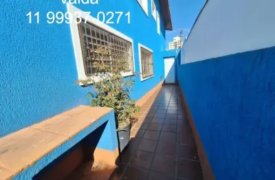 Casa Sobrado para alugar com 3 quartos. Localização de fácil acesso as principais rodovias.