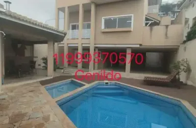 Casa com 5 suítes 1 suite master, piscina , 3 suítes com varanda, 6 vagas, edícula, escritório FL55