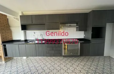 Sobrado em condomínio com 3 quartos, 1 suite, 2 vagas , armários planejados,3 banheiros fl55