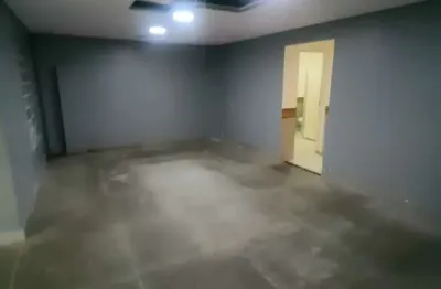 Salão comercial para alugar, muito espaçoso e muito bem localizado, próx. das principais rodovias.