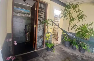 Casa com 3 dormitórios para alugar, 120 m² por R$ 2.662,00/mês - Vila Jaboticabeira - Taubaté/SP