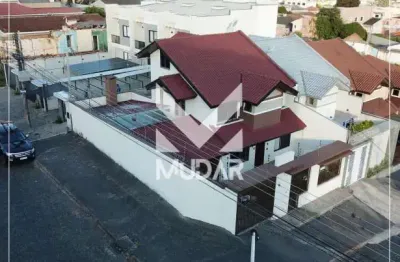 Sobrado de esquina com 4 quartos no jardim carvalho