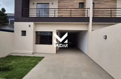 Sobrado novo com 3 suítes com amplo terreno na marina – uvaranas