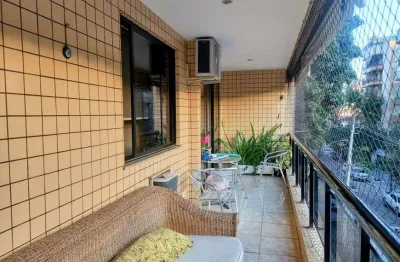 Junto farto comércio condução amplo 3 qts deps c varandão 2vgs armários cozinha recém planejada.