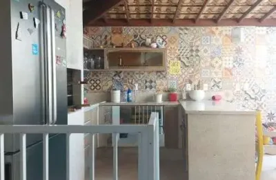 Maravilhosa casa de condomínio 4qts (3 suítes) 6 banheiros sótão aberto lazer privativo e tb comum
