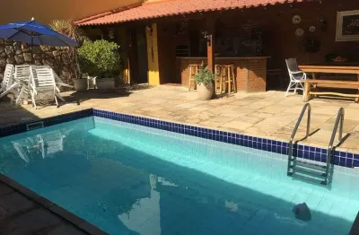 Lindíssima casa linear 3 quartos suíte closet cozinha espaçosa piscina e espaço gourmet charmosos