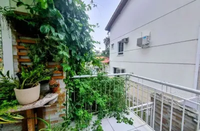 Otima casa 5 qts 4 bhs peq área externa condomínio fechado seg 24hrs lazer completo