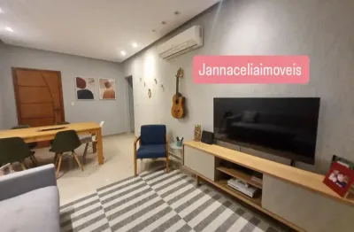 Excelente e amplo 2 qts c dependências c 90m2 todo bem reformado e planejado c mt bom gosto  e qualidade! está sendo vendido porteira fechada.  junto à farto comércio e condução e colégios de qualidad