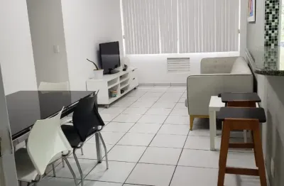 Em rua nobre a araguaia  e junto à farto comércio condução na porta  e colégios de qualidade ao redor ótimo 2 qts  td planejado c armarios de qualidade apto mt claro e arejado