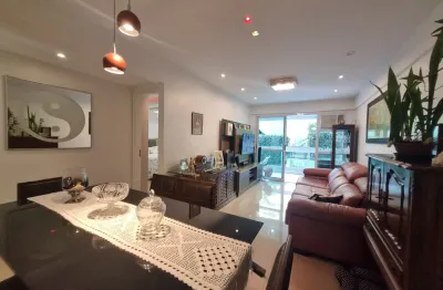 Em ponto nobre com uma varanda de respeito amplo 3 qts (2 suites) 2 vgs repleto armários vista indevassada em prédio qualidade c lazer