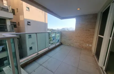 Excelente apto com a maior varanda gourmet do bairro, 2 quartos 2 banheiros armários em td ele e uma belíssima infra estrutura de lazer , além de condomínio mt bem administrado.