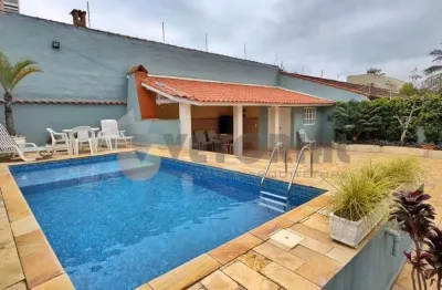 Maravilhosa e aconchegante casa no bairro mais tranquilo de caraguatatuba, indaiá, pertinho do centro, perto das praias.