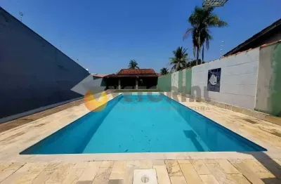 Linda e espaçosa casa na praia das palmeiras- caraguatatuba 400m da praia