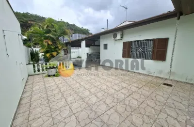 Linda casa para venda no bairro martim de sá em caraguatatuba