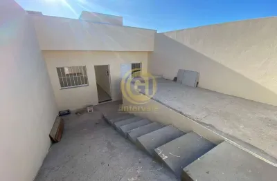 Casa em jardim pitoresco  2 quartos sala ,cozinha, e quintal -  jacareí