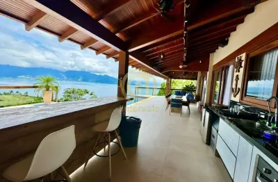 Casa nova mobiliada e decorada com vista extraordinária em condomínio - ilhabela sp
