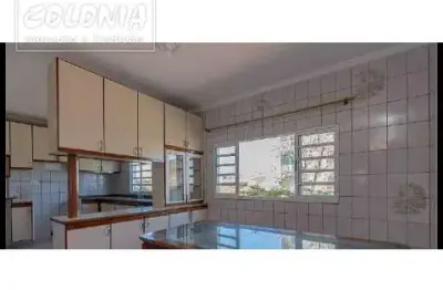 Casa com 3 quartos para alugar na Vila Aquilino, Santo André 