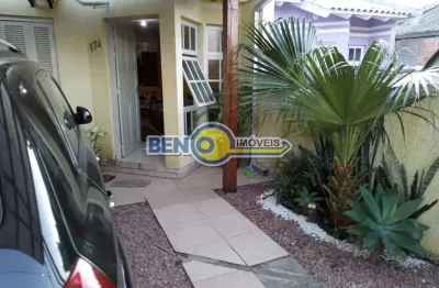 Casa com dois dormitorios, patio frentes e fundos a venda em gravataí.