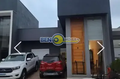 Beno imóveis vende  a casa dos seus sonhos em um condomínio fechado.