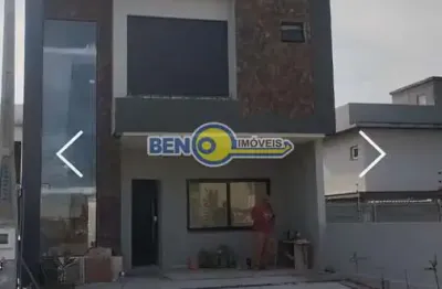 Beno imóveis vende excelentes casas unindo estilo e conforto em condomínio.