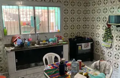 Ampla casa com 4 quartos sala grande - 2 vagas - perto do hipermercado andorinha