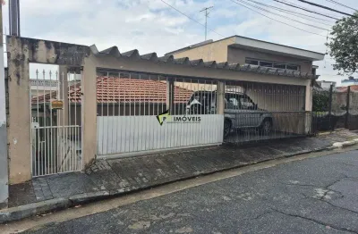 Casa à venda com terreno de 10x22,4 03 quartos e 04 vagas de garagem. limão.