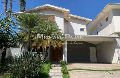 Casa com 3 quartos, piscina, condomínio com lazer em vinhedo.