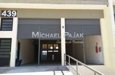 Armazém comercial / industrial em ótimo estado / excelente localização e construção