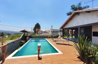 Linda chácara em condomínio fechado á 300m² do centro comercial!