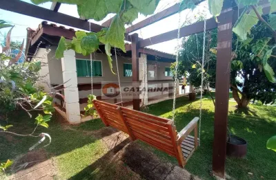 Belíssima chácara dentro de condomínio com linda vista