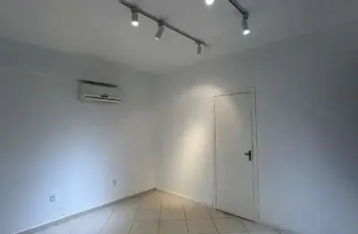 Sala comercial em excelente localização em frente ao fórum de viamão