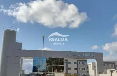 Apartamento térreo com duas áreas de pátio no condomínio porto itapuã