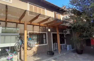 Casa em condomínio fechado com 4 quartos à venda na Rua Victor Osório Marona, 61, Mário Quintana, Porto Alegre