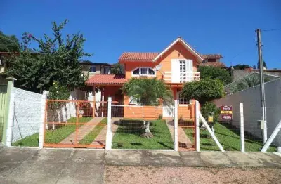 Sobrado próximo ao lago tarumã, 2 dormitorios com amplo pátio